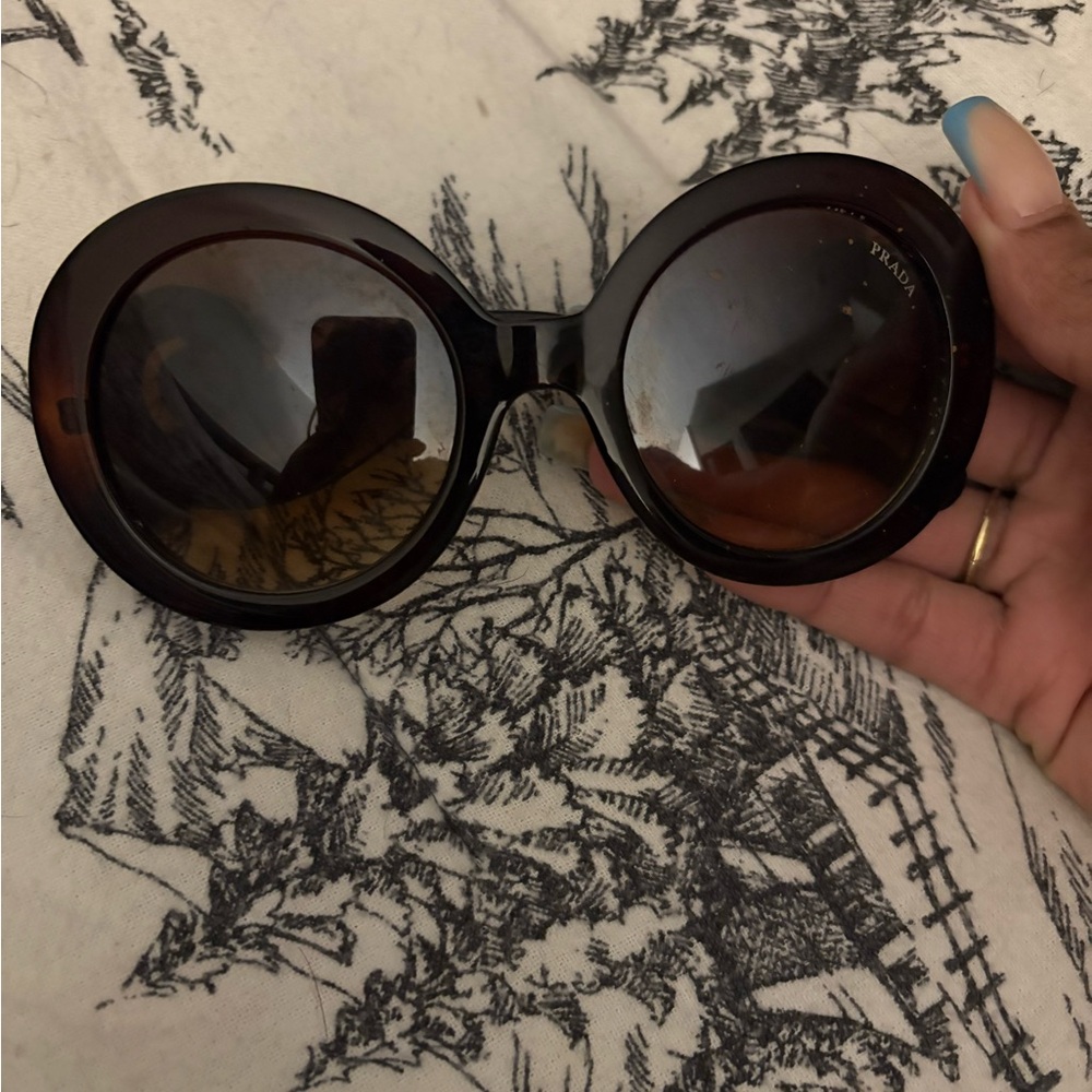 Sunglassess